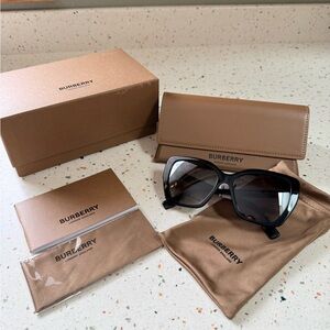 Burberry Black Sunglasses Full Set with COA